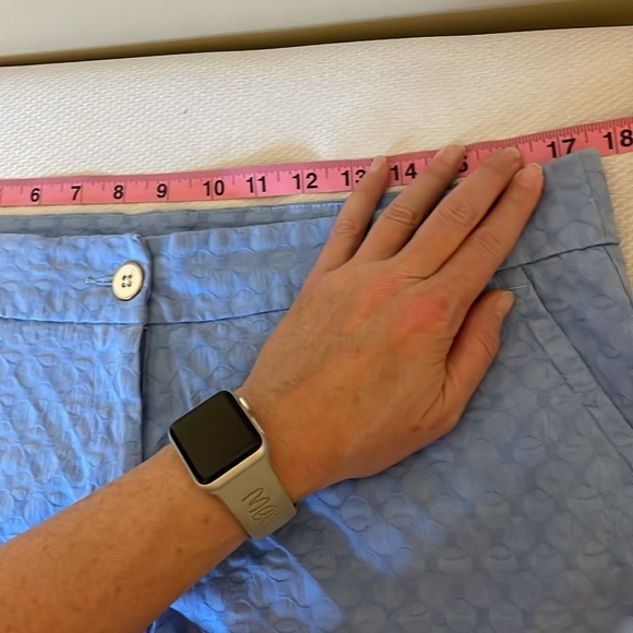 Crown & Ivy women’s 12 shorts Scalloped Shelby blue prep solid basic stretch - Picture 5 of 9